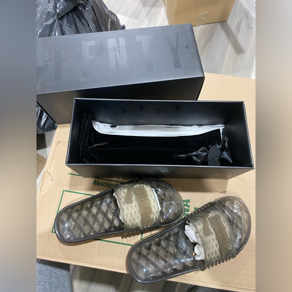 Rihanna fenty slides